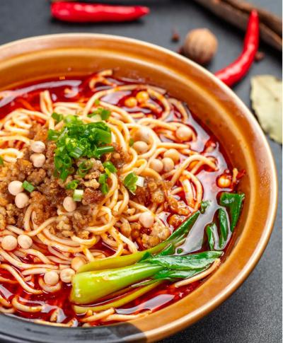 學(xué)習(xí)面食技術(shù)培訓(xùn)費(fèi)用受多種因素影響，蜀味緣課程多樣收費(fèi)分層